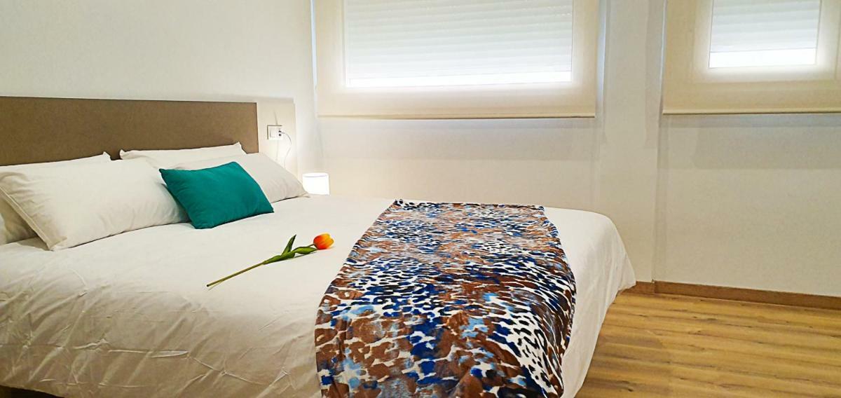 Apartamentos Antares 2 Milladoiro Buitenkant foto