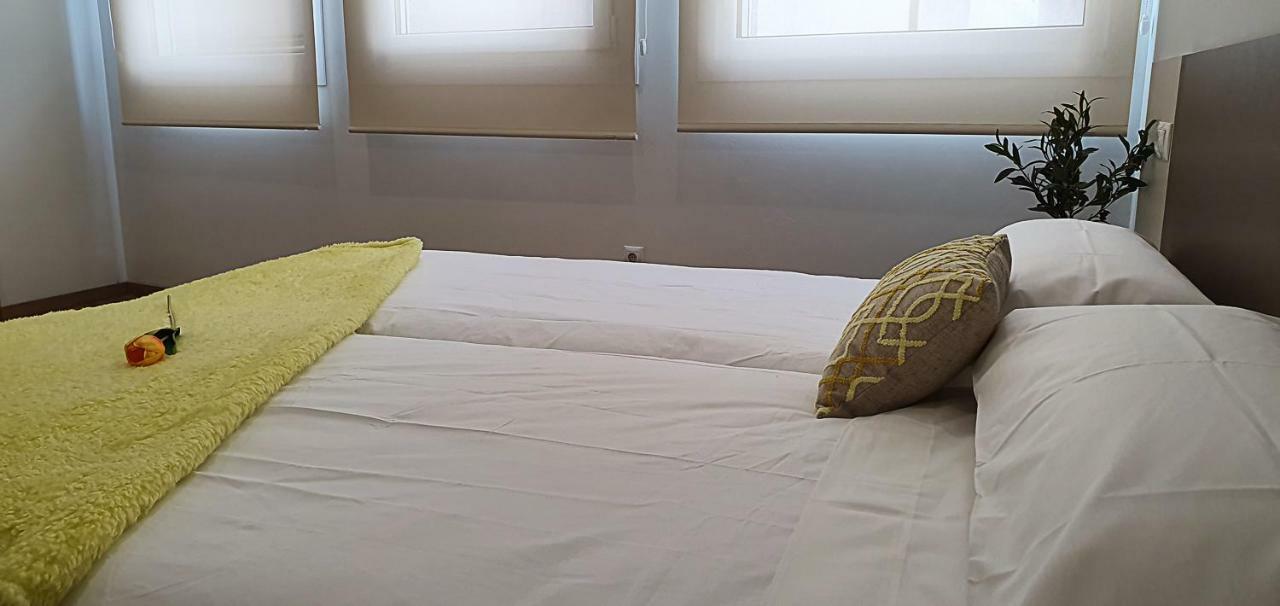 Apartamentos Antares 2 Milladoiro Buitenkant foto