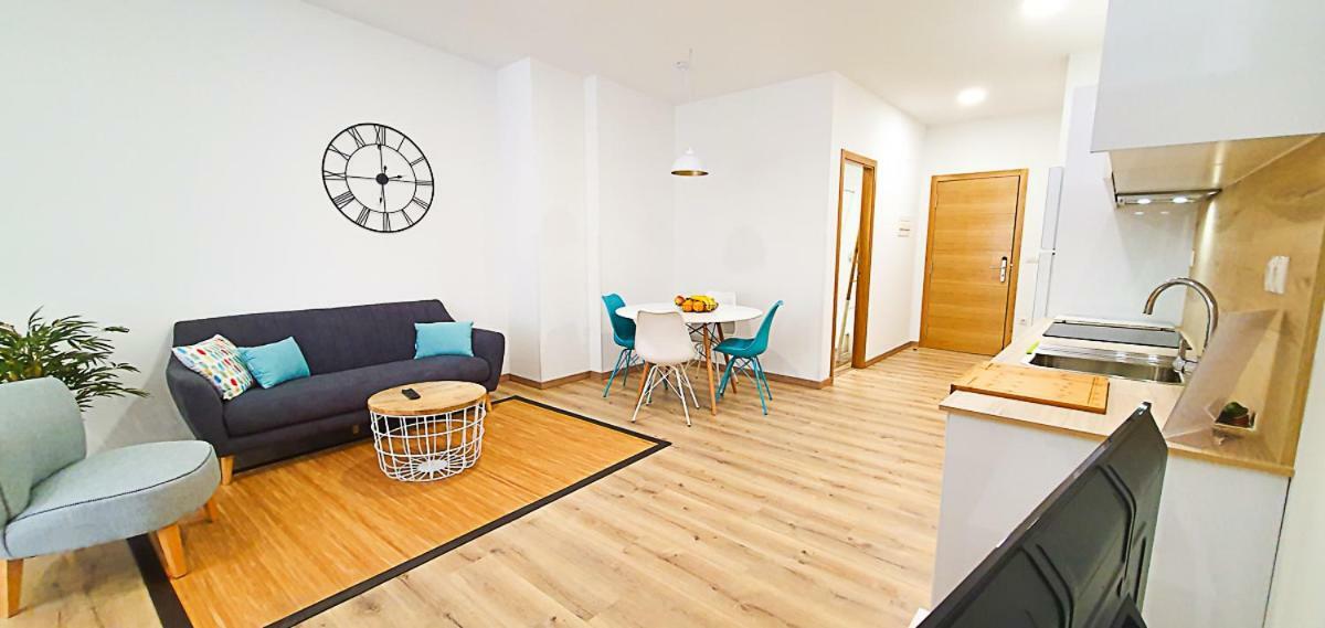 Apartamentos Antares 2 Milladoiro Buitenkant foto